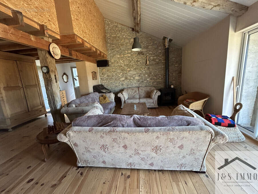 Maison à SAINT-CLAUD