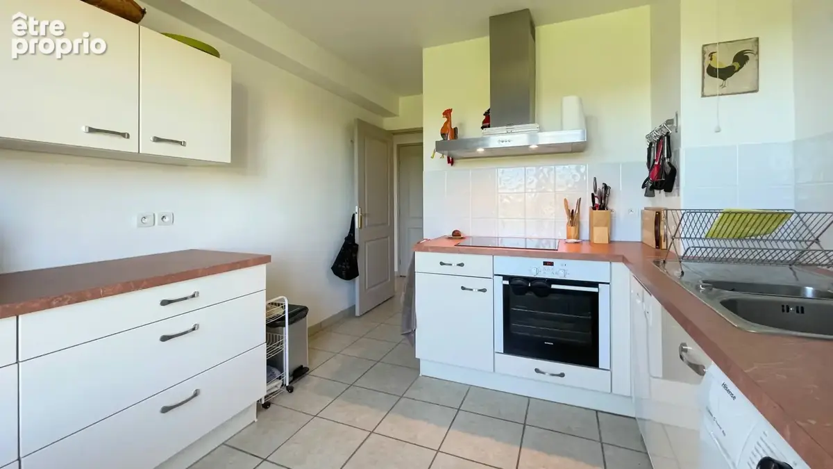 Uzès, lumineux duplex avec deux terrasses et garage, à pied du centre historique - photo 9