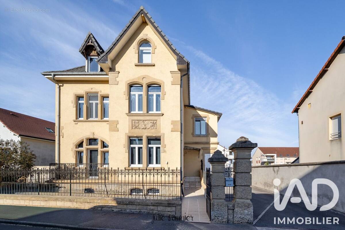 Photo 1 - Maison à SAINT-PRIVAT-LA-MONTAGNE