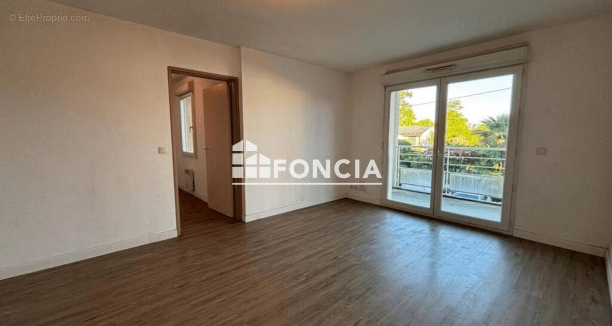 Appartement à LONS