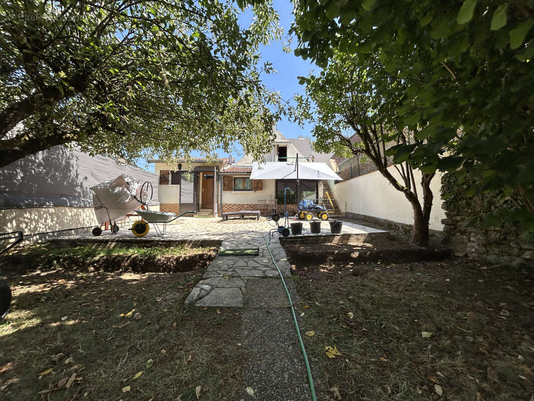 Maison 4 pieces lurcy-le-bourg - photo 2