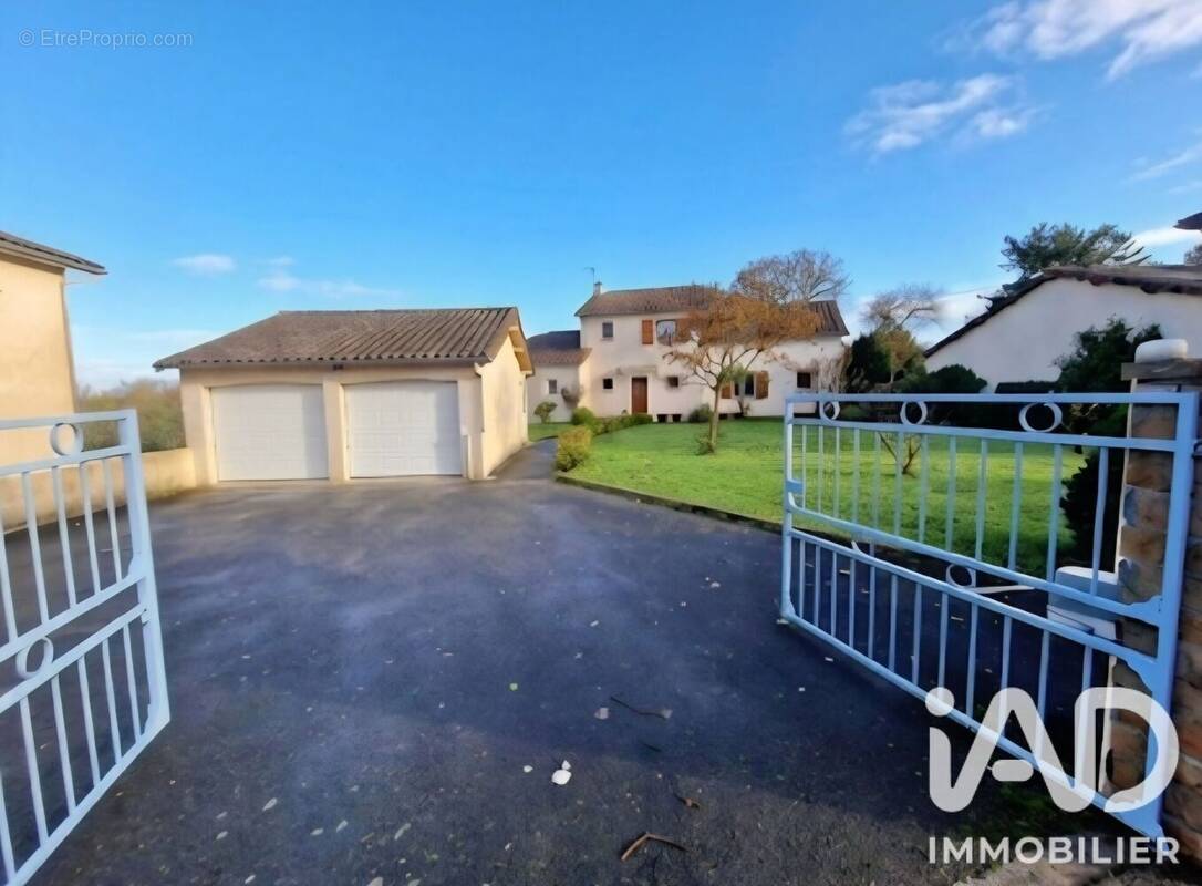 Photo 1 - Maison à SAINT-JUNIEN