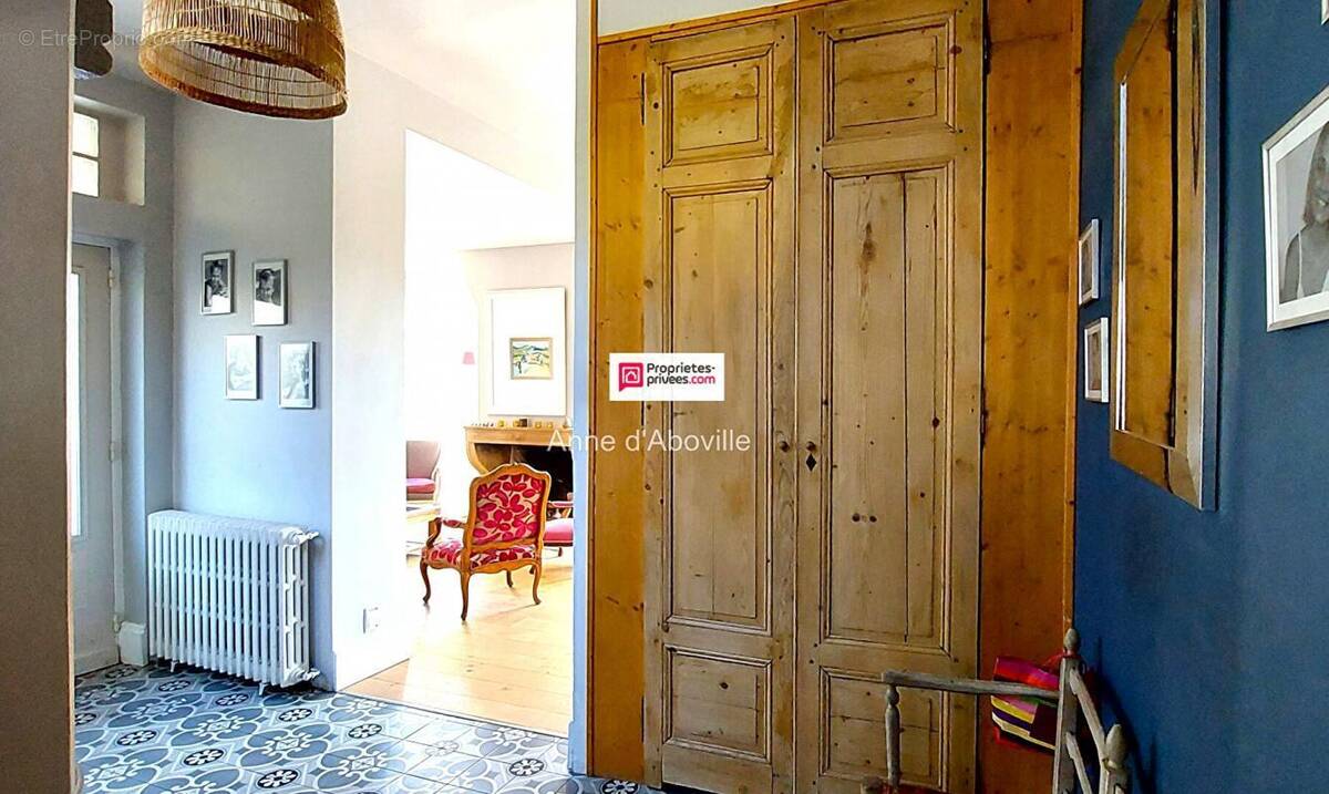 Maison à TASSIN-LA-DEMI-LUNE