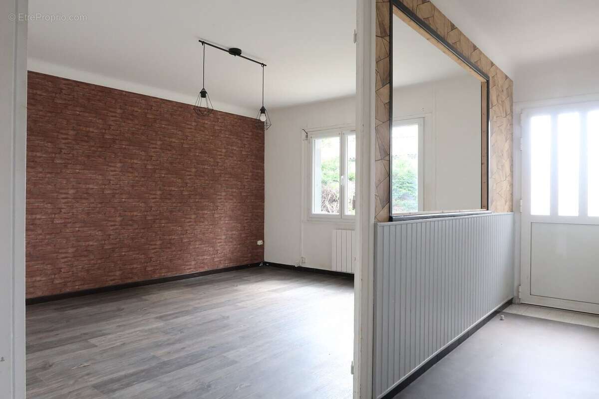 Maison à BOISSET-LES-MONTROND