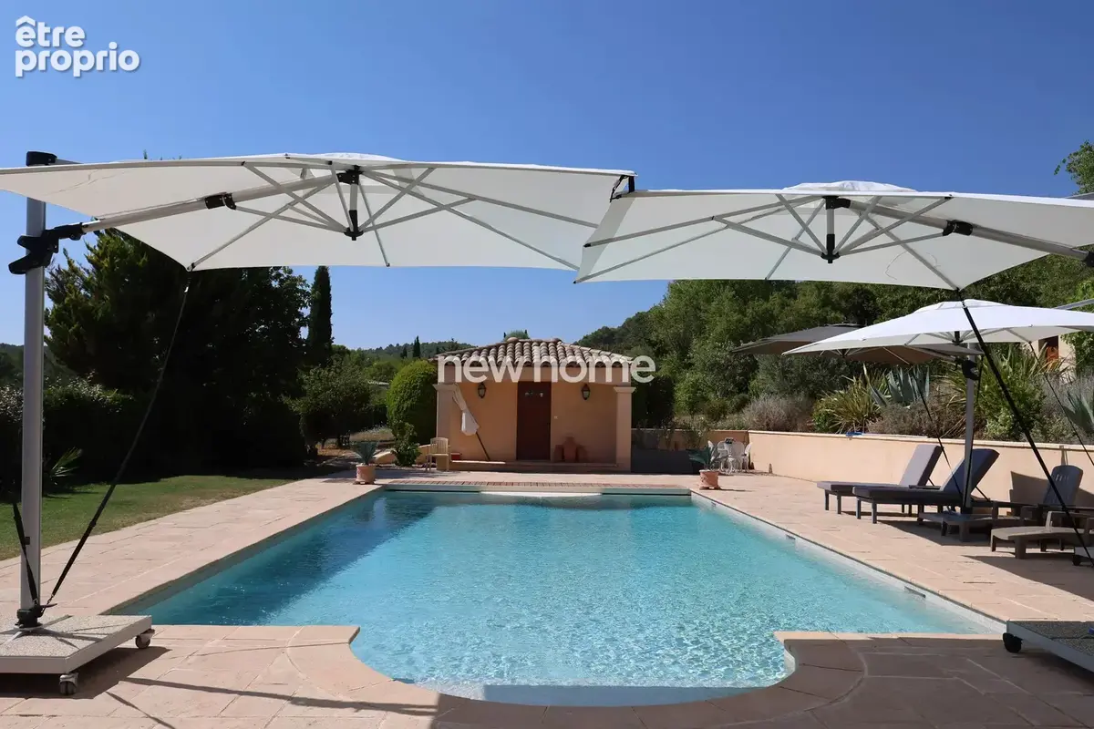 Villa de plain-pied et grande piscine - TBE - photo 9
