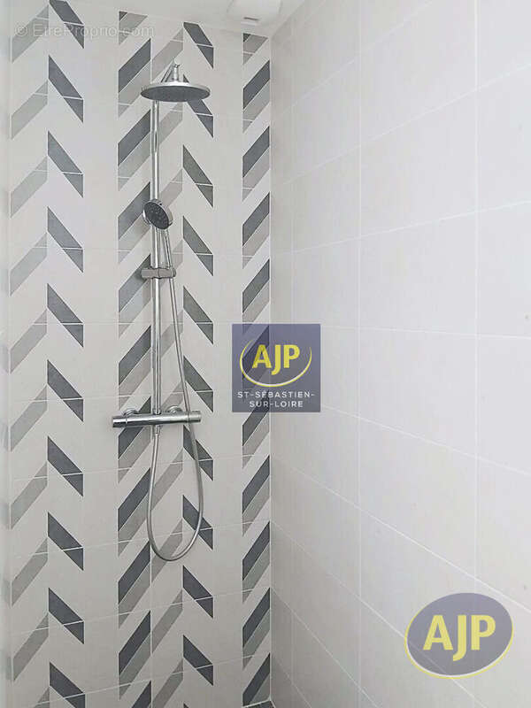 Maison à SAINT-SEBASTIEN-SUR-LOIRE