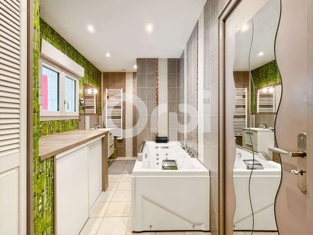 Maison à LE VAL-DAVID