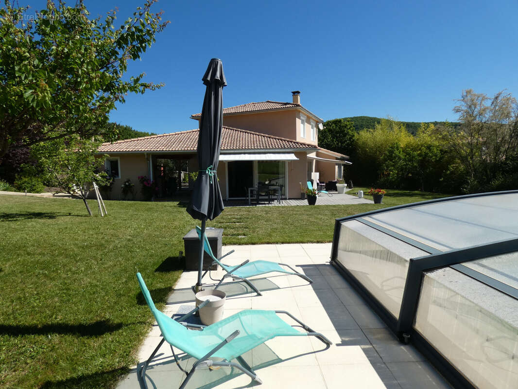 Maison à LARAGNE-MONTEGLIN