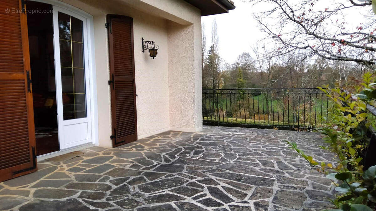TERRACE - Maison à NOUIC