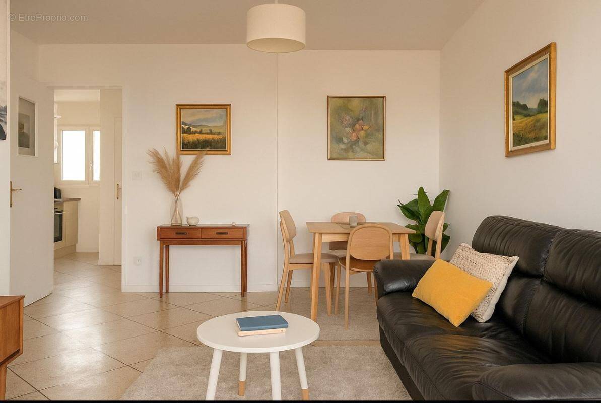 Appartement à MARSEILLE-9E