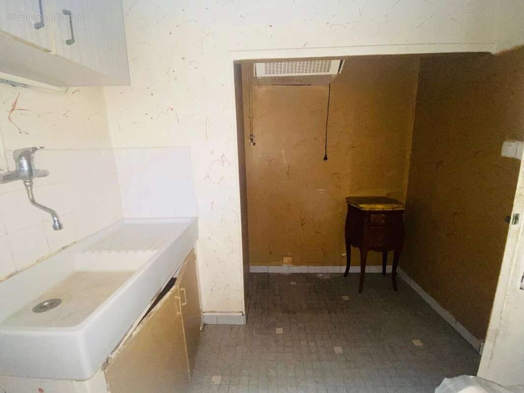 Appartement à MARSEILLE-4E