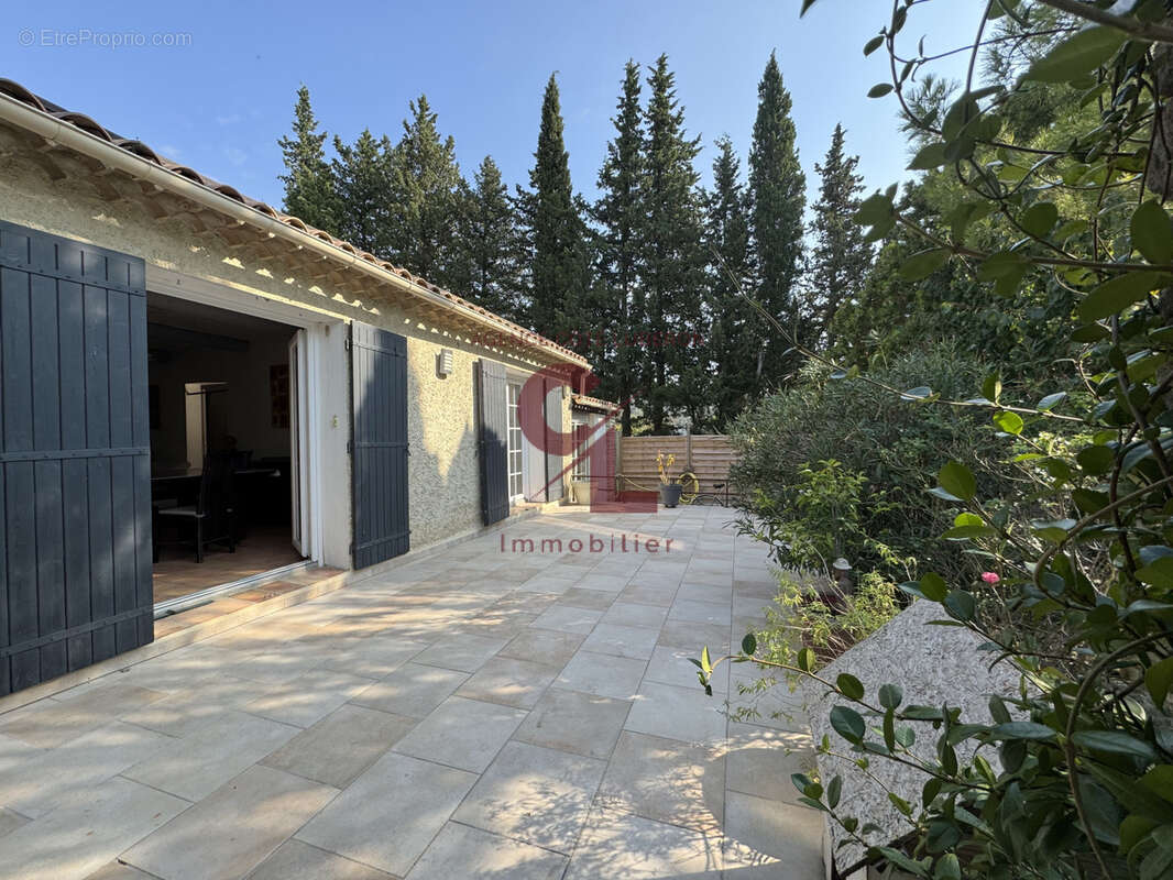 Maison à SAUMANE-DE-VAUCLUSE