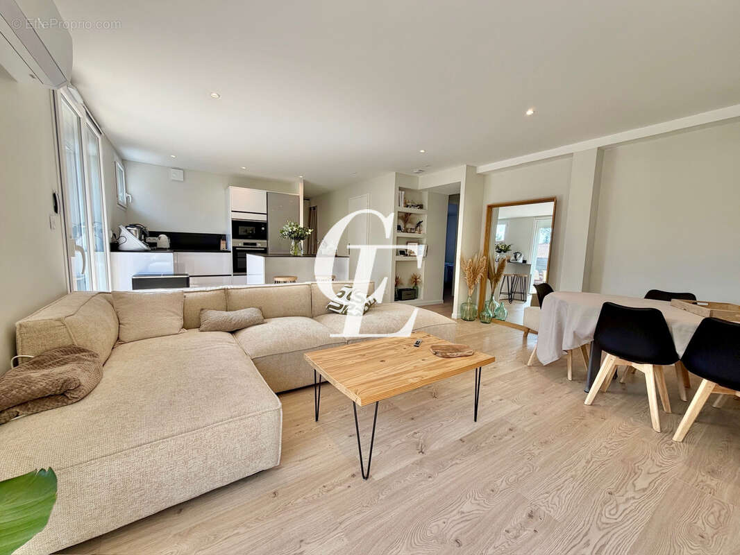 Appartement à SAINT-JUST-SAINT-RAMBERT