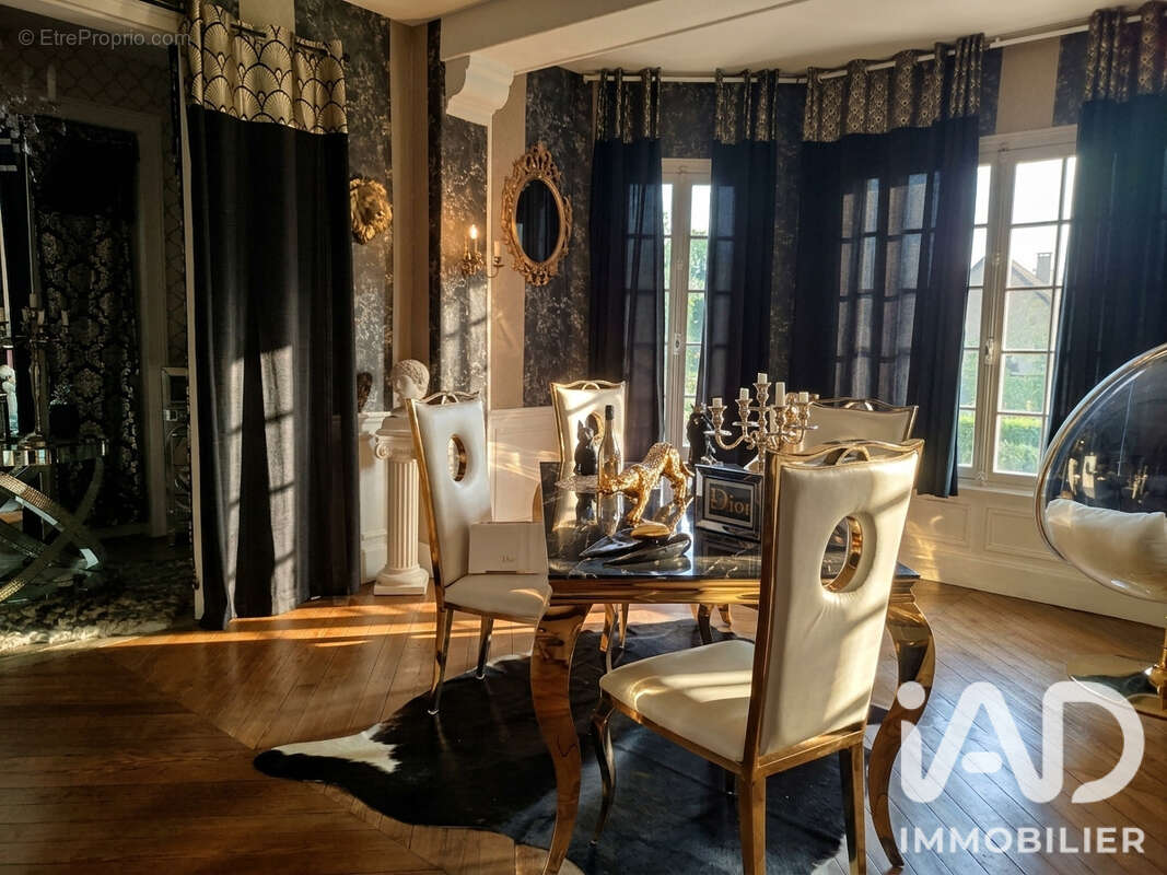Maison 255 m² à Nassandres  - photo 4