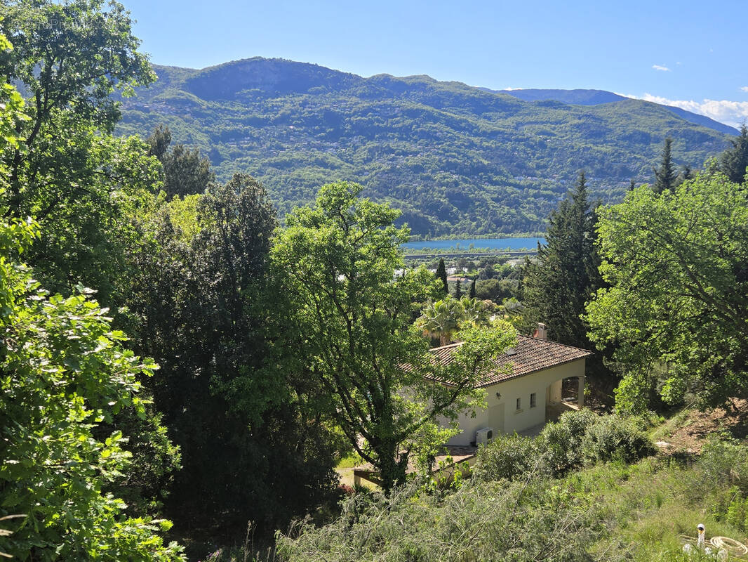 Terrain à SAINT-MARTIN-DU-VAR