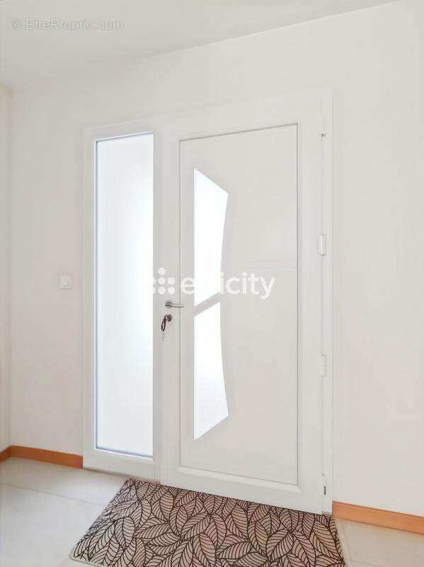 Maison à SAINT-SAUVEUR-D'AUNIS