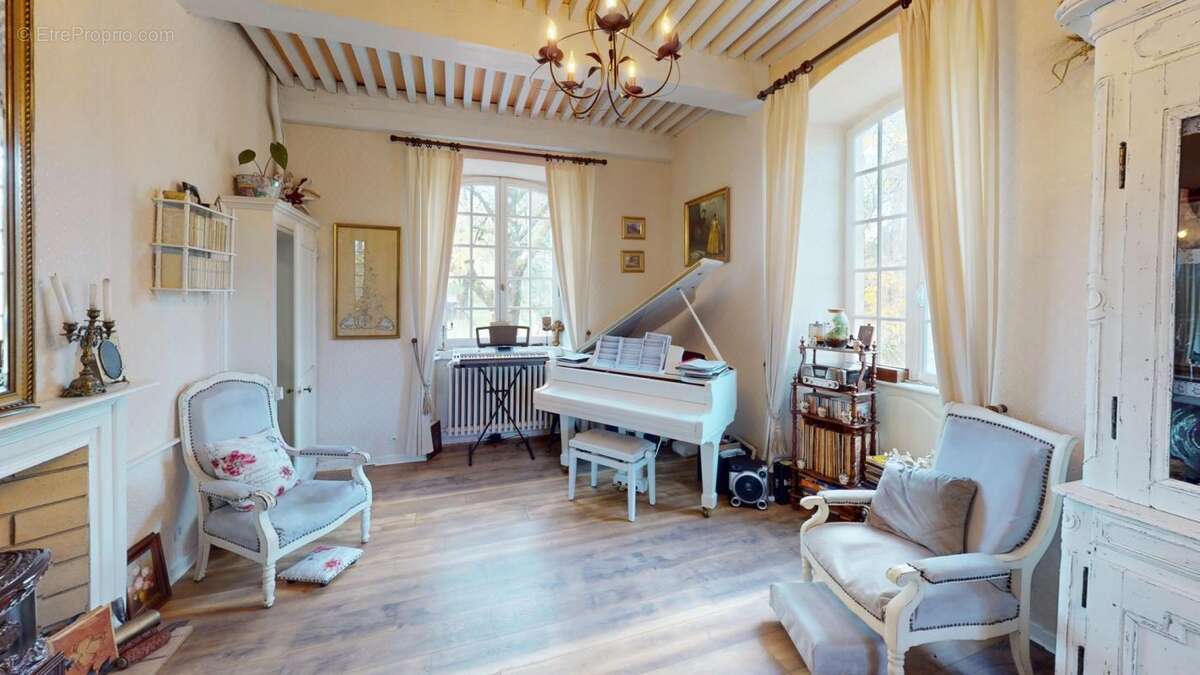 Maison à OYE-ET-PALLET