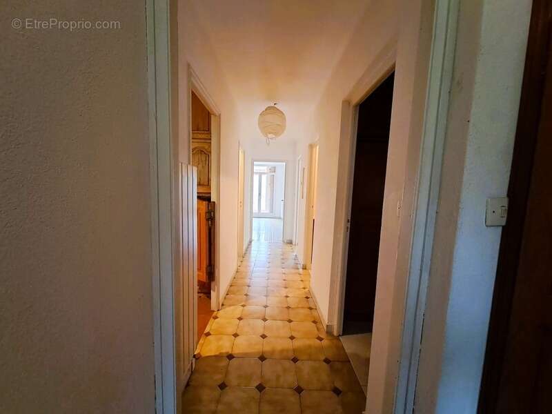 À vendre idéal investisseur ou premier achat : Appartement T3 à rénover à Sartène, Corse du Sud - photo 15