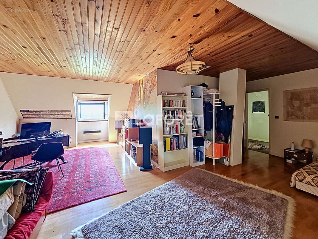 Maison à LINAS