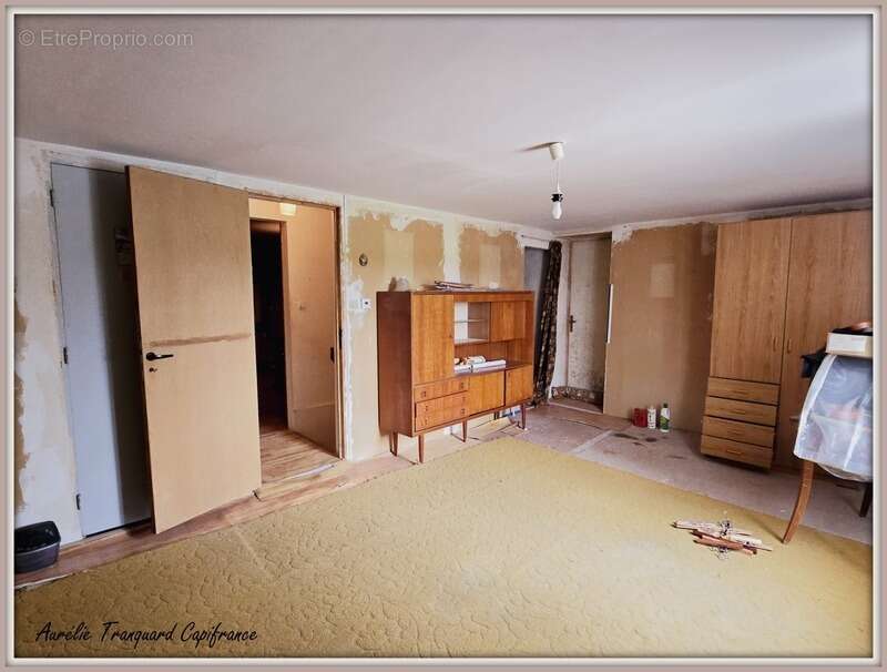 Maison à SAINT-JEAN-D'ANGELY