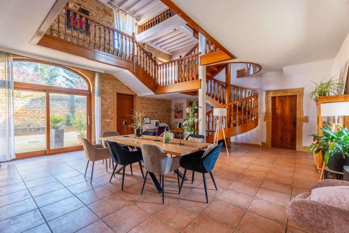 Maison à SAINT-GERMAIN-SUR-L&#039;ARBRESLE