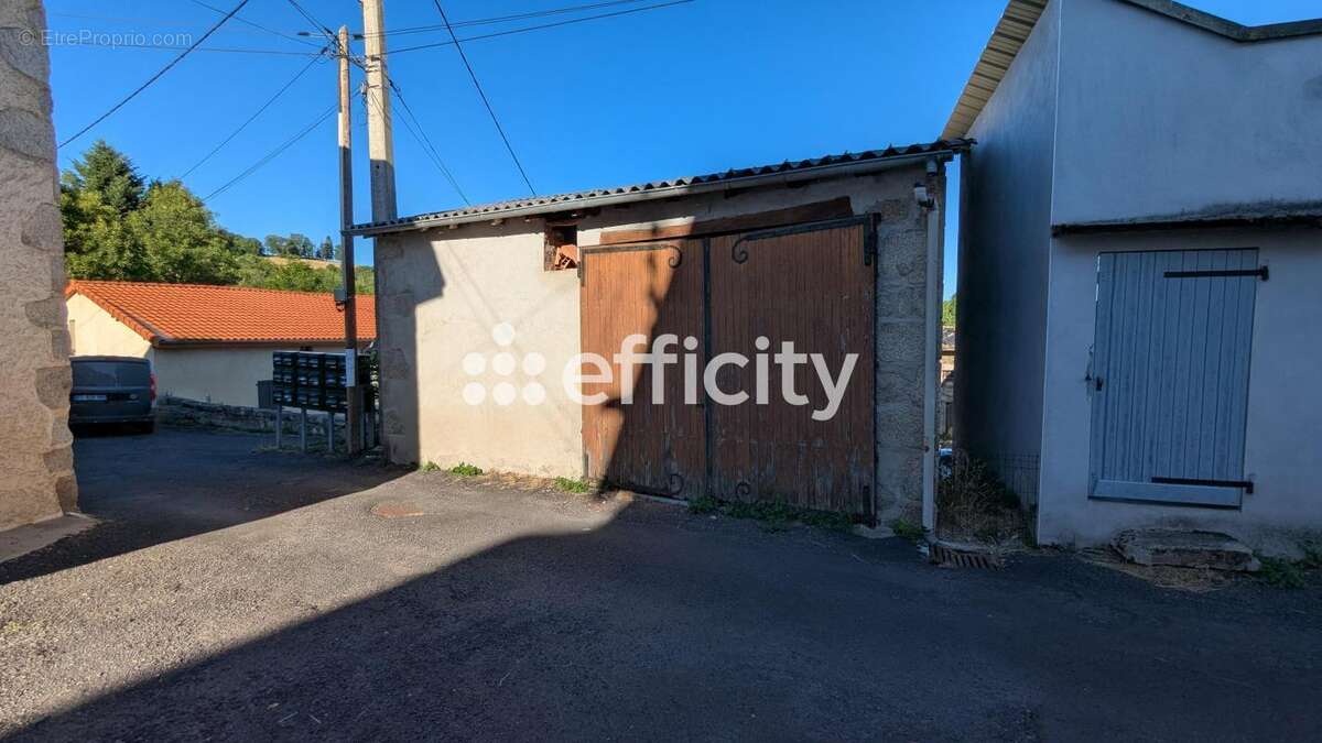 Maison à SAINT-REMY-SUR-DUROLLE