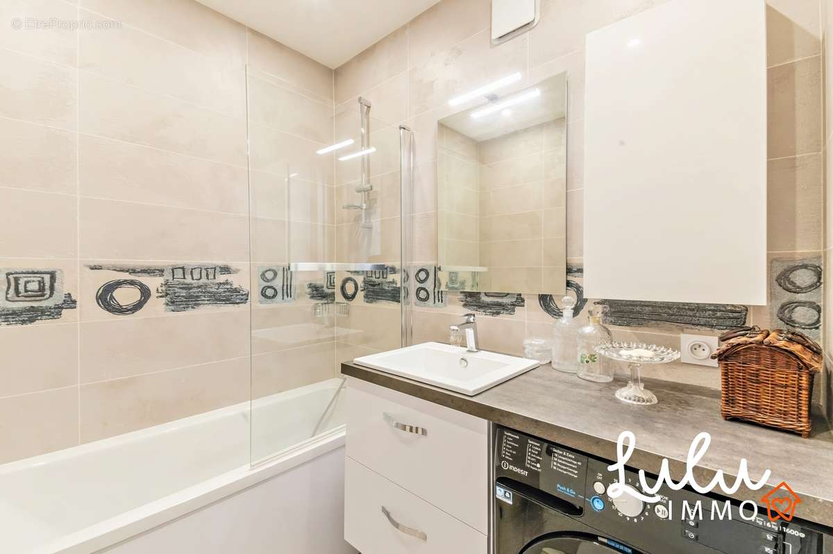 Appartement T4 120m2 - Plein Coeur Ecully - photo 11