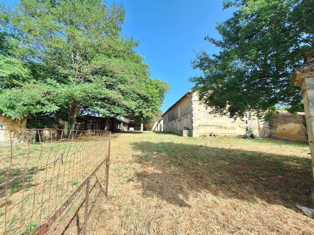 Maison à LOUZAC-SAINT-ANDRE