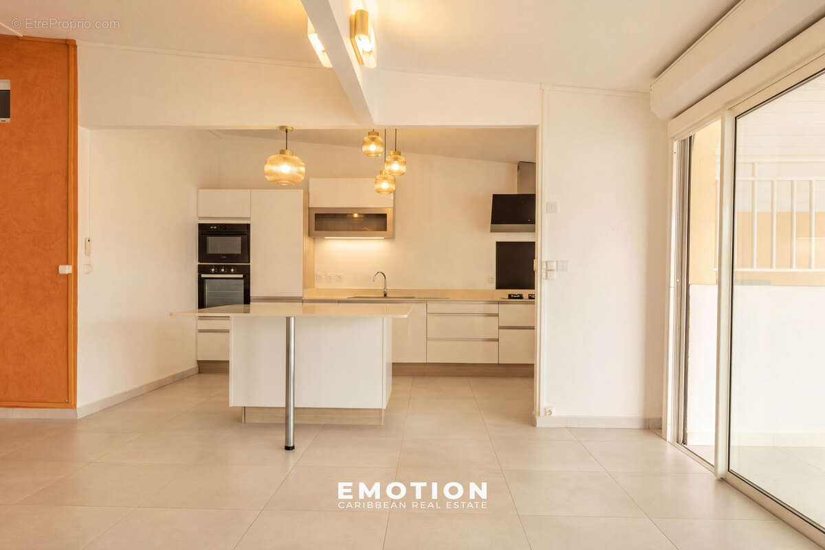 Maison à PETIT-BOURG