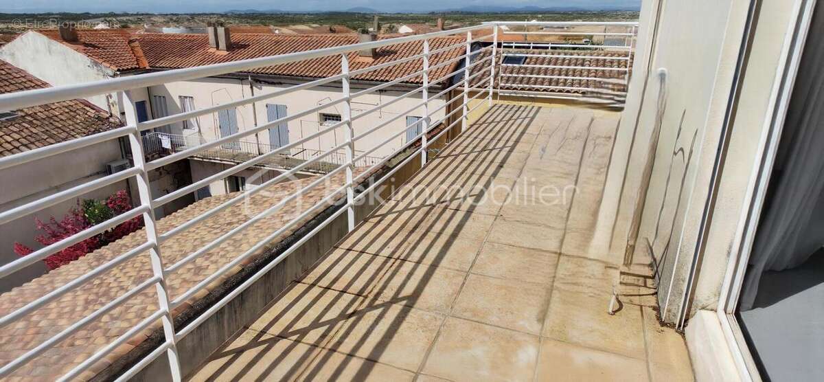 Exclusivite - appartement en triplex entierement renove – terrasses - box et parking - photo 4