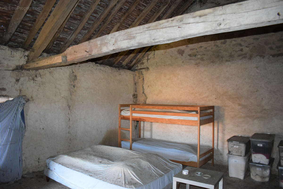 Terrain à SAINT-ANDRE-EN-MORVAN