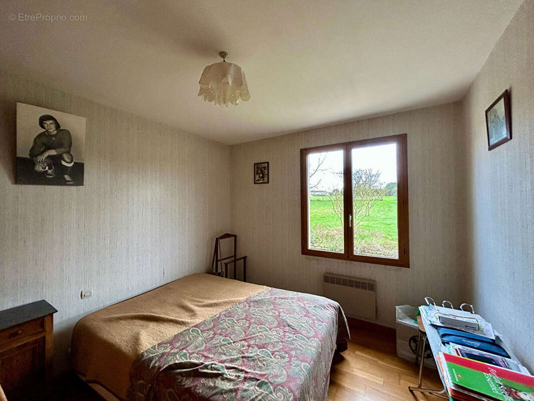 Maison à SAINTE-NEOMAYE