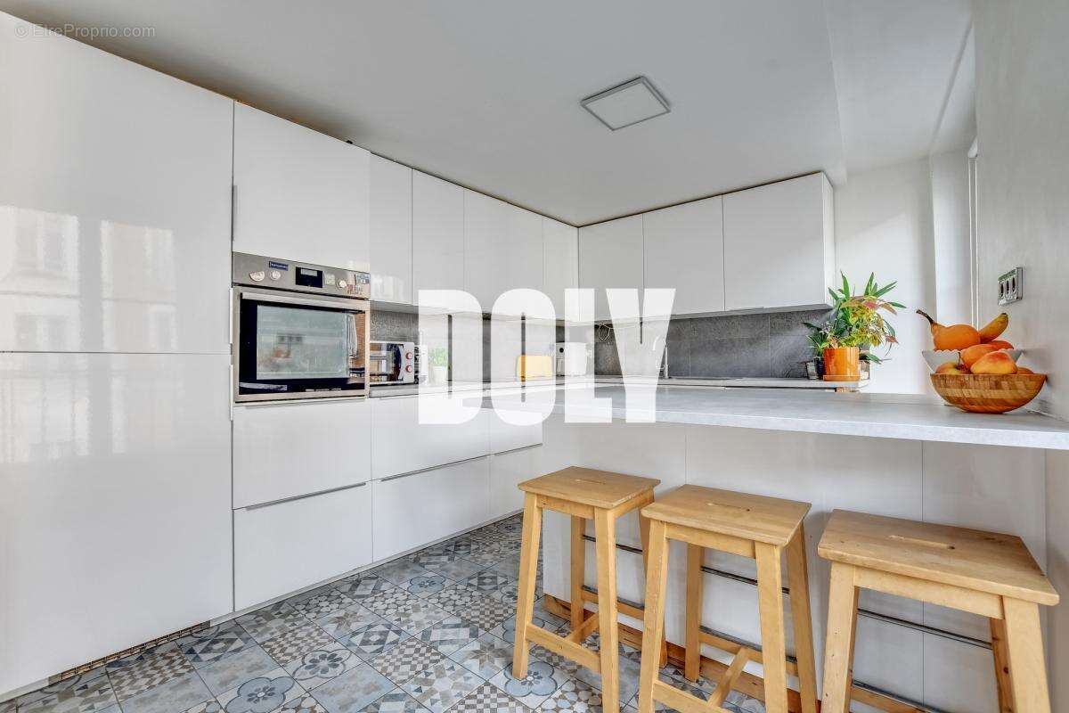 Appartement à PARIS-11E