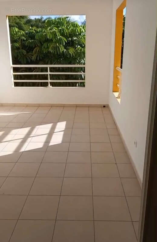 Appartement à BAIE-MAHAULT