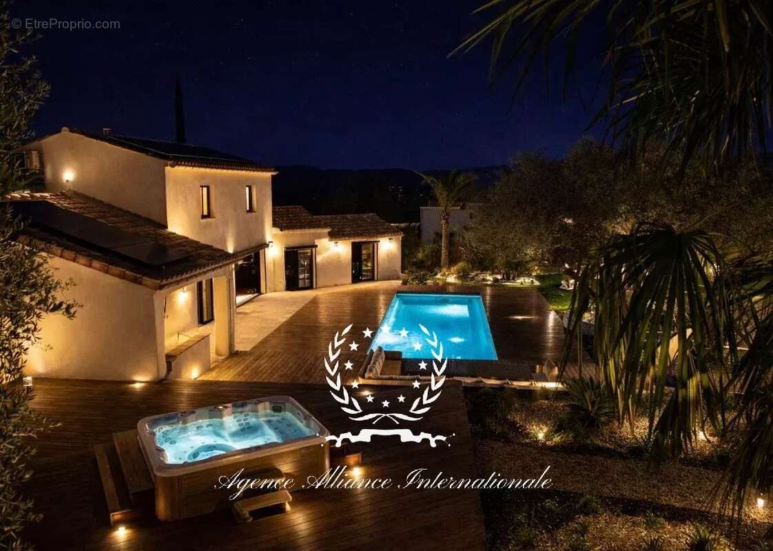 Appartement à LE LUC