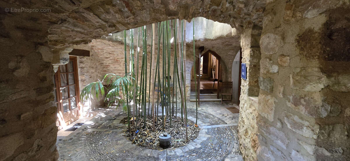 Maison à MONTPEYROUX