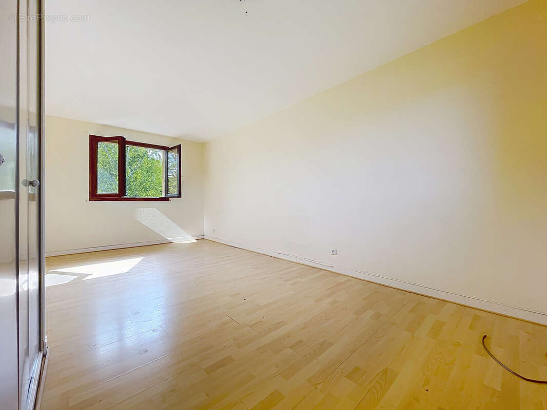 Maison à SAINT-GENIS-LAVAL