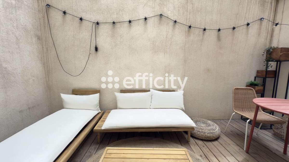 Appartement à MARSEILLE-1E