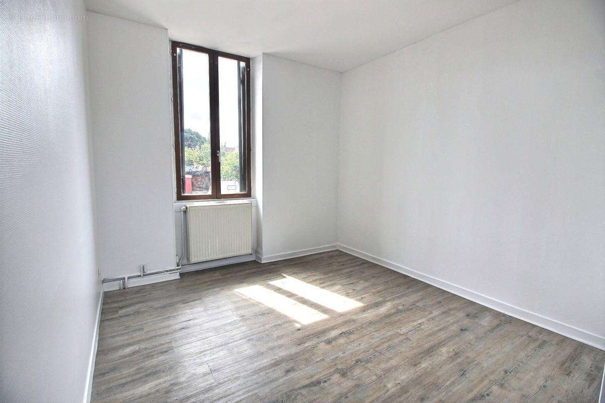 Appartement à LES AVENIERES