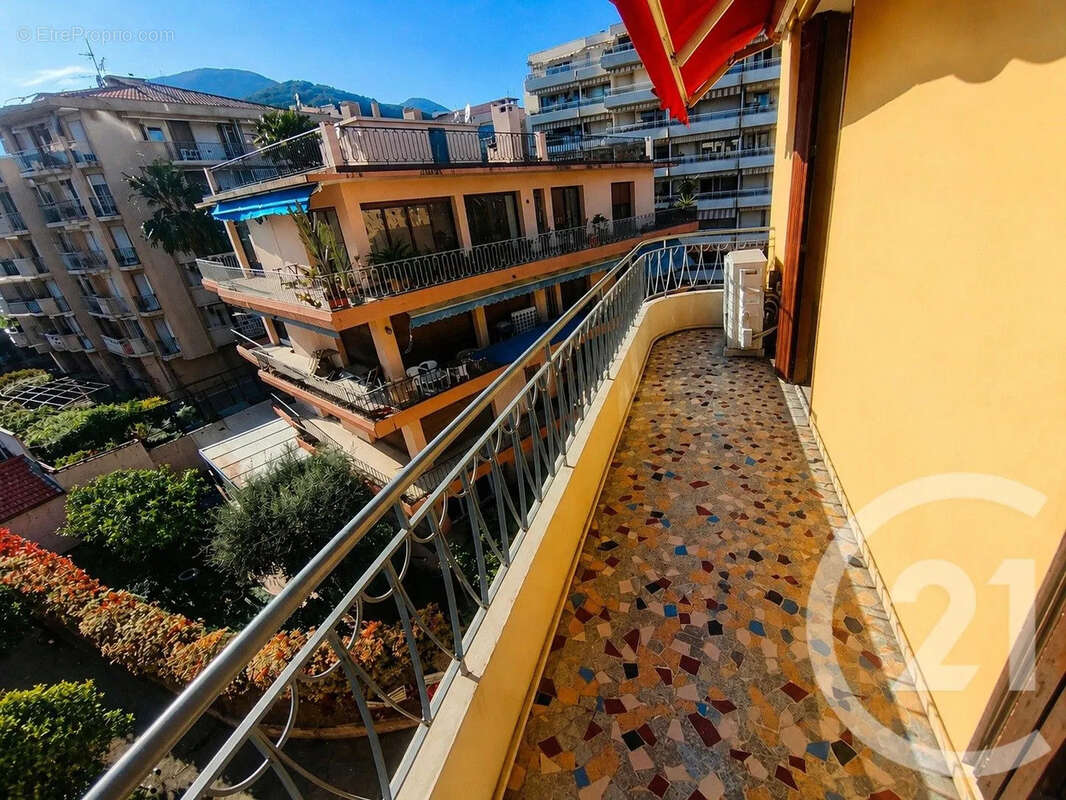 Appartement à ROQUEBRUNE-CAP-MARTIN