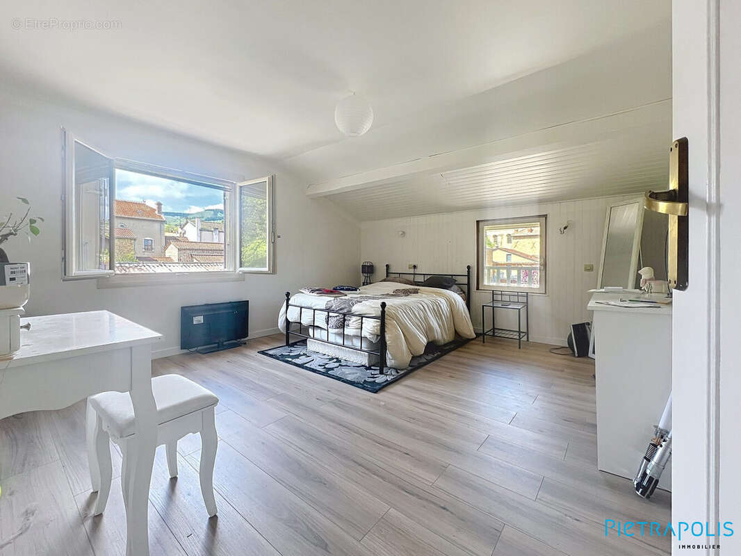Maison 185 m² à Pierreclos  - photo 6