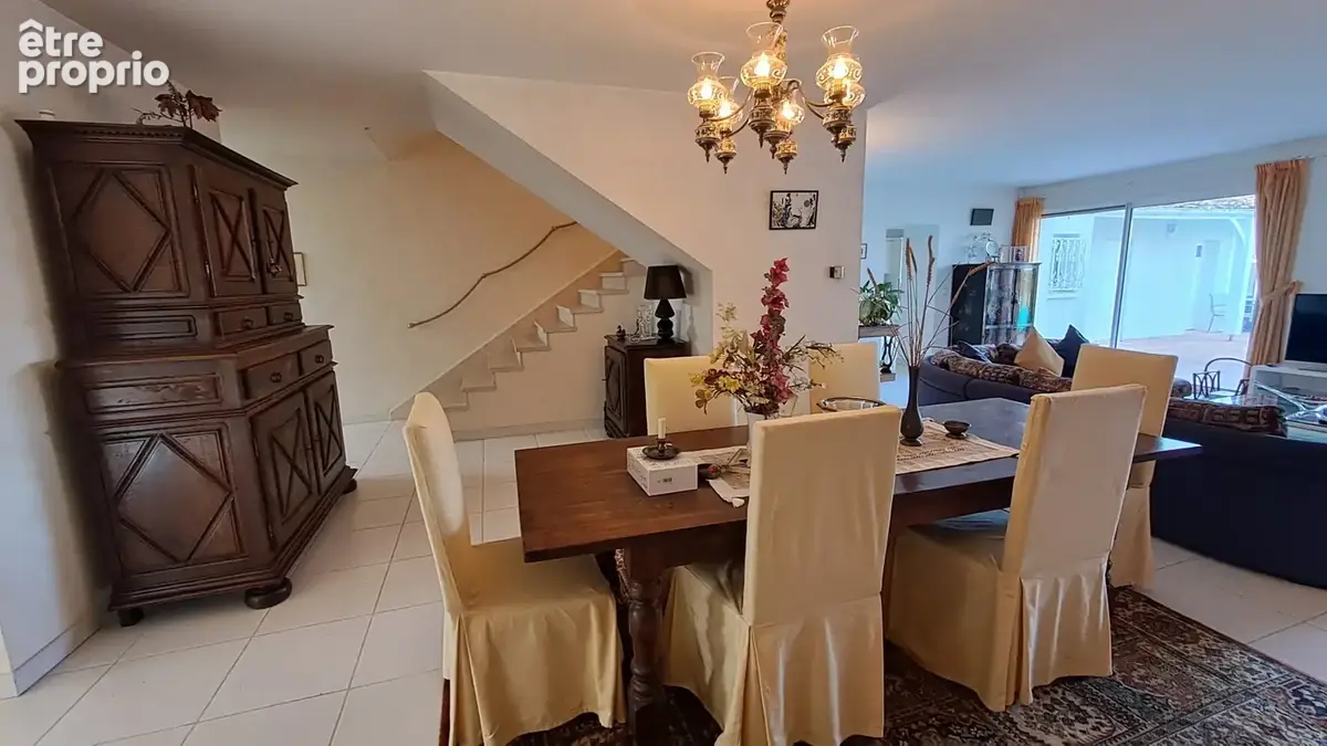 VILLA FAMILIALE D’EXCEPTION   Piscine 10×5, suite parentale XXL, garage indépendant... - photo 4
