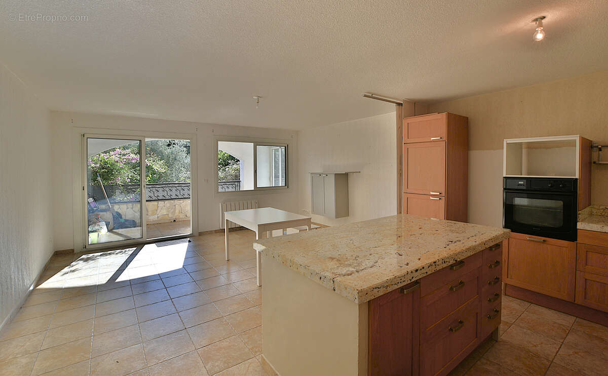 Appartement à LA VALETTE-DU-VAR