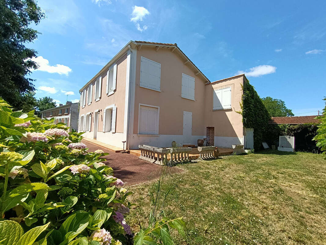 Maison à LUSSANT