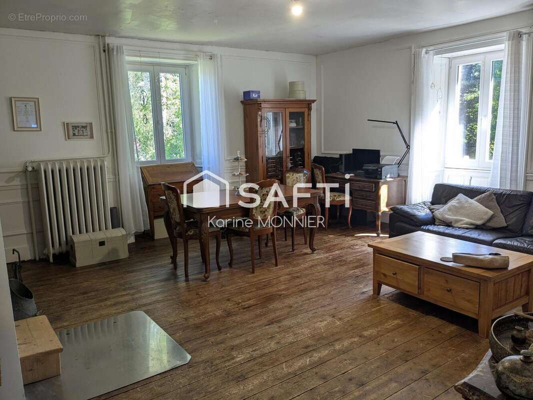 Maison 330 m² à Vers-En-Montagne  - photo 3