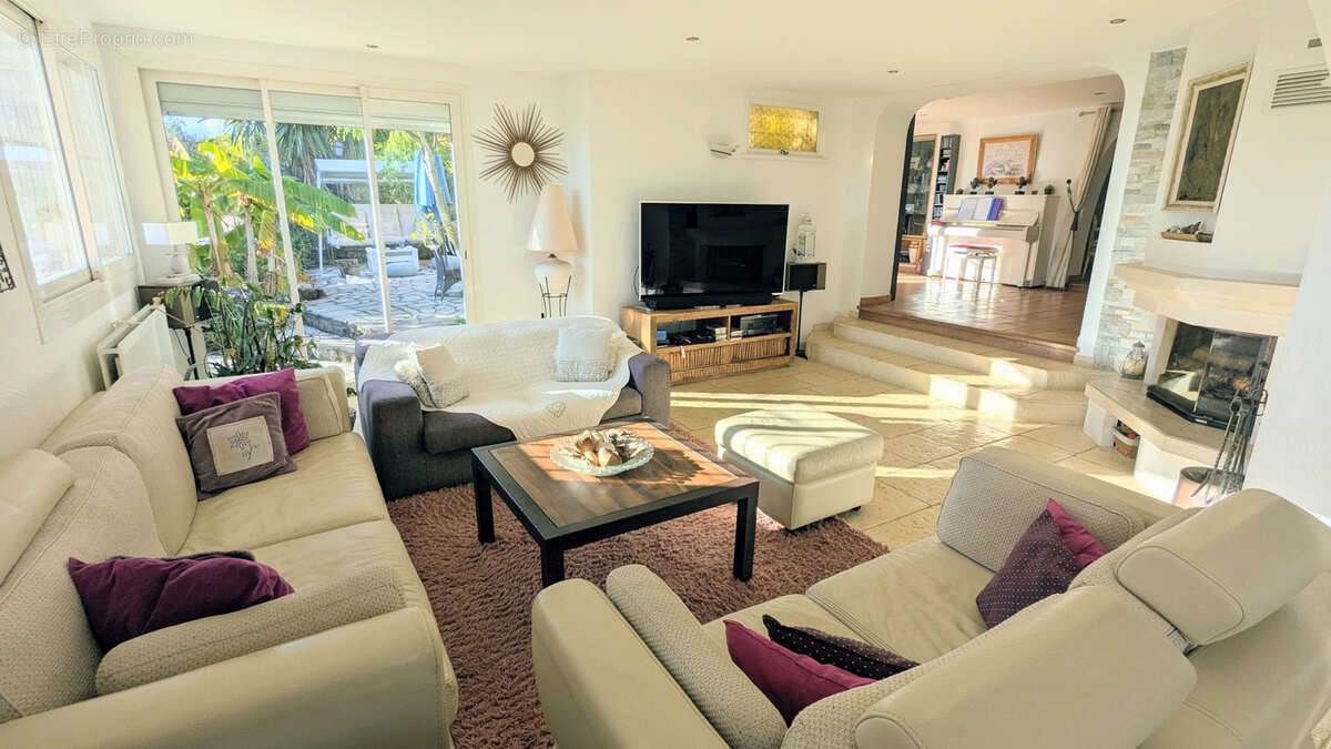 Maison à TOURRETTES-SUR-LOUP