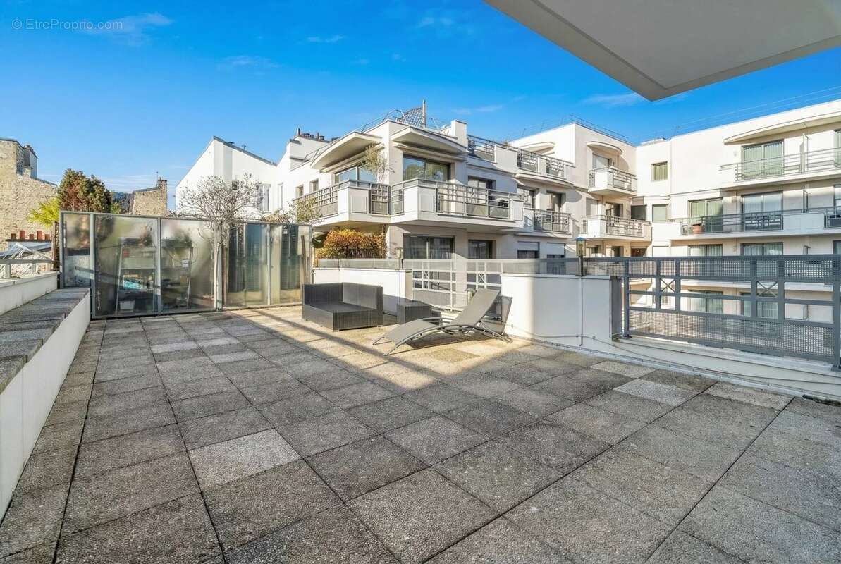 Appartement à LEVALLOIS-PERRET