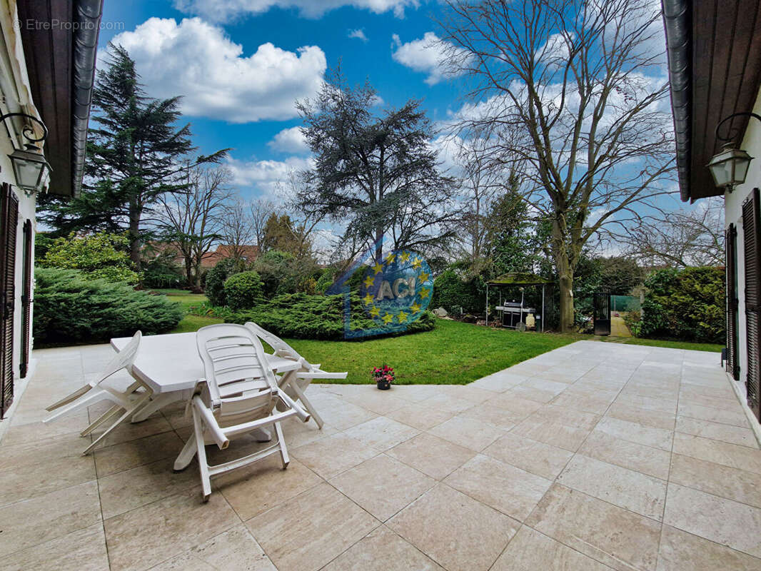 Maison à MANTES-LA-VILLE