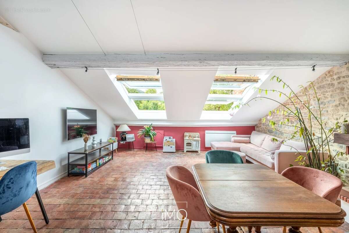 Appartement à CHASSELAY