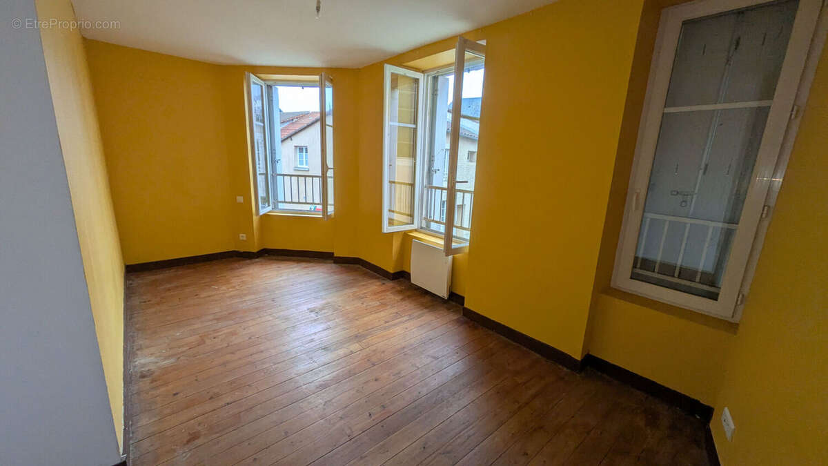 Maison à SAINT-SECONDIN